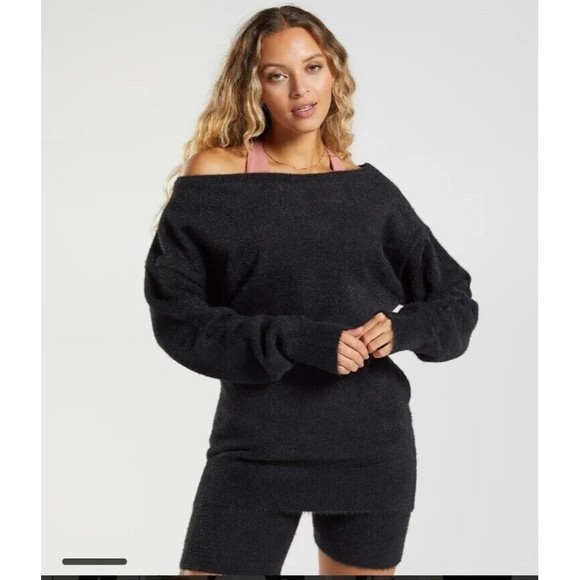 Gymshark Sweaters - Gymshark X Whitney Simmons Oversized Black Eyelash Knit Sweater Size Small EUC